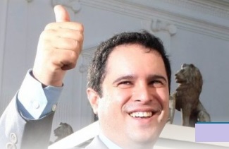 Aventureiro foi eleito prefeito em 2012 para criar "puxadinho" 